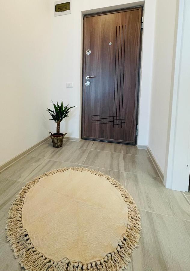 Q Royal Apartment - Palas Center Iasi Extérieur photo